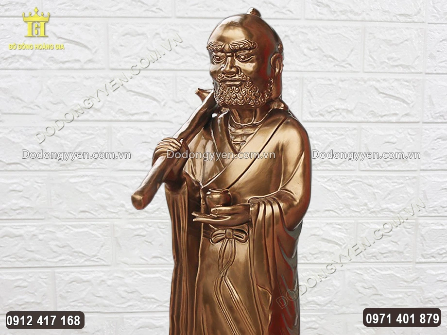 Gương mặt dữ tợn gi&uacute;p xua đuổi t&agrave; ma, điềm xấu được chạm khắc sắc n&eacute;t